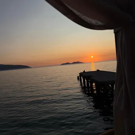 The Luel Spot 2 Vlorë